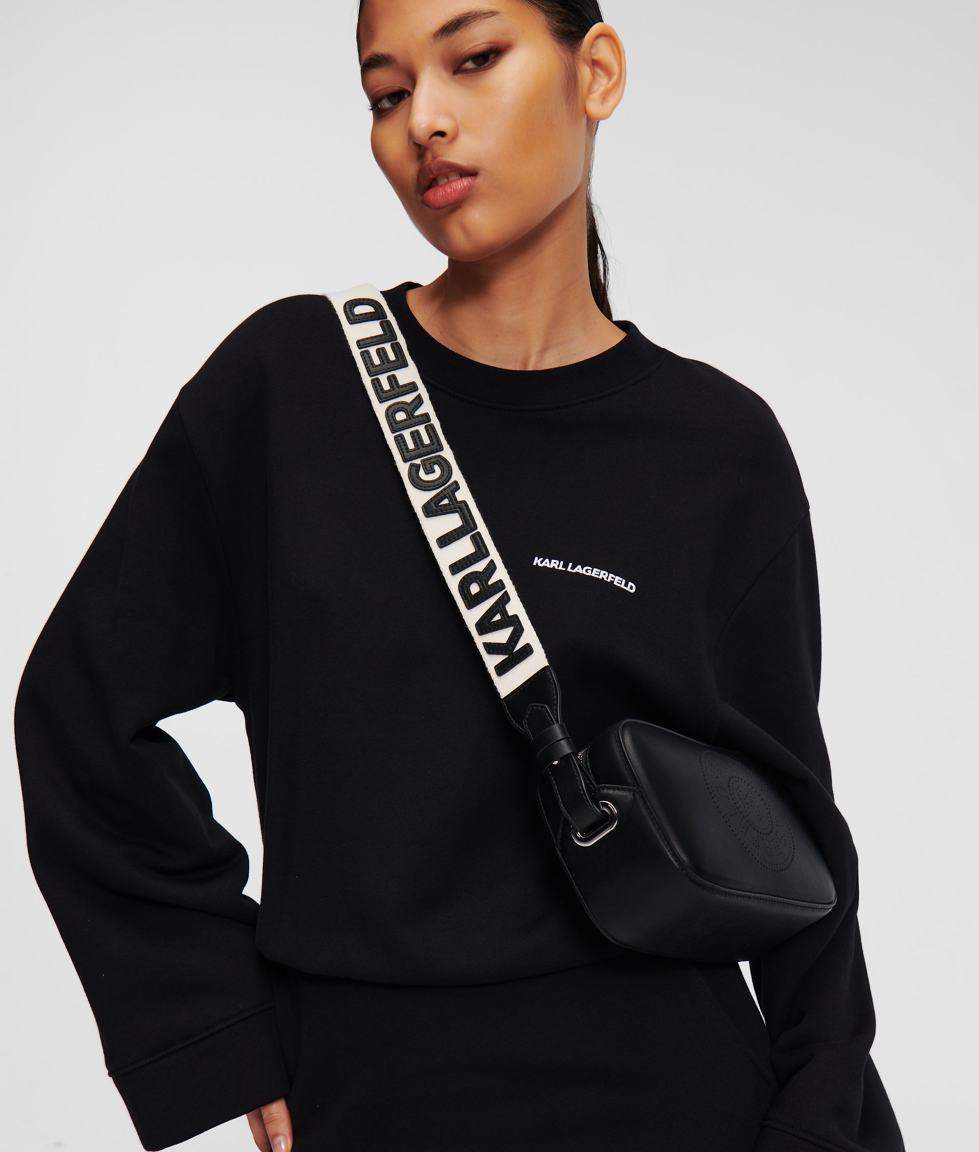 K/CIRCLE PERFORATED CROSSBODY BAG - Image 2