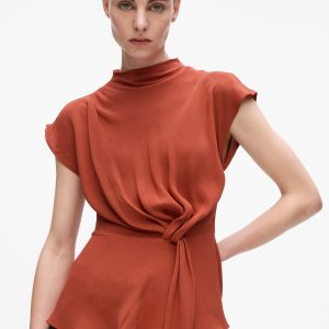 SHORT-SLEEVED KNOTTED BLOUSE