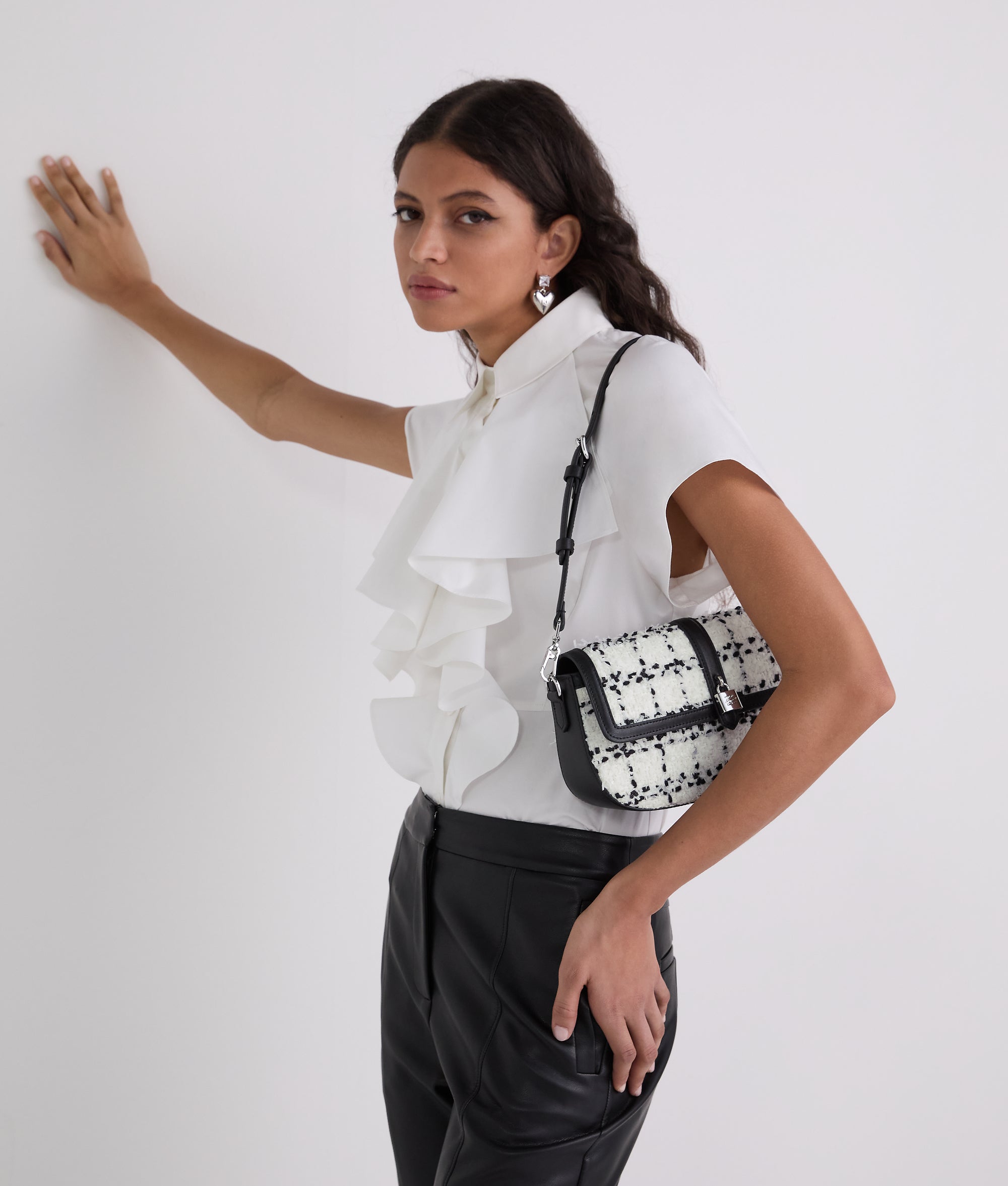 K/AUTOGRAPH PADLOCK BOUCL?? SHOULDER BAG - Image 2